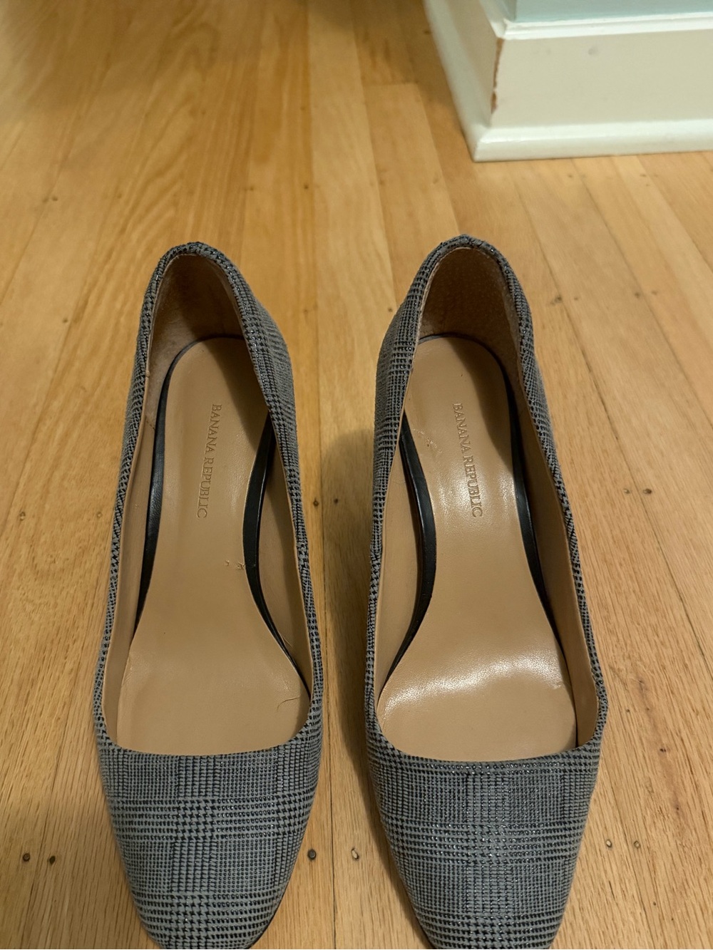 Banana Republic Gray Plaid Pointed-Toe Pumps